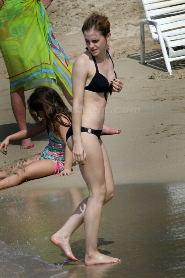 Free porn pics of celebrity feet - Emma Watson 1 of 38 pics