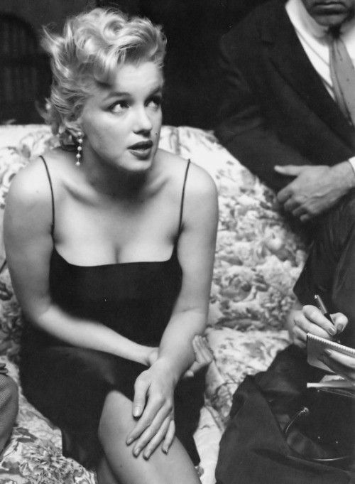 Free porn pics of Marilyn Monroe VII 10 of 25 pics