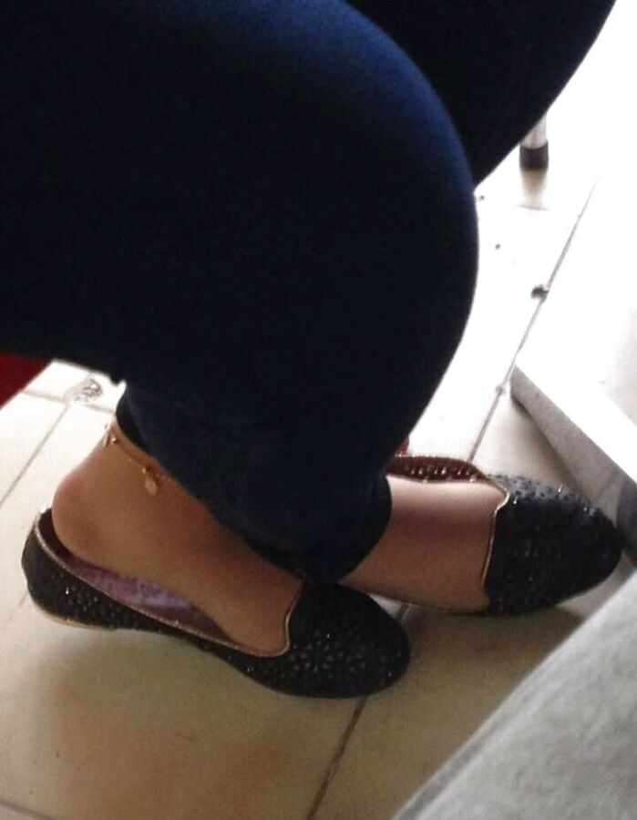 Free porn pics of Hijabi Feet 14 of 19 pics