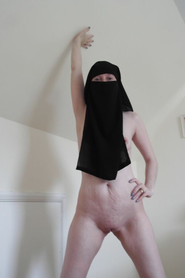 Free porn pics of Naked Niqab 5 of 26 pics