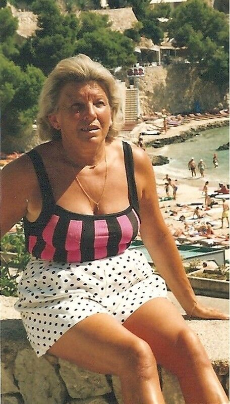Free porn pics of Marvellous Granny Irène Chubby years 5 of 7 pics