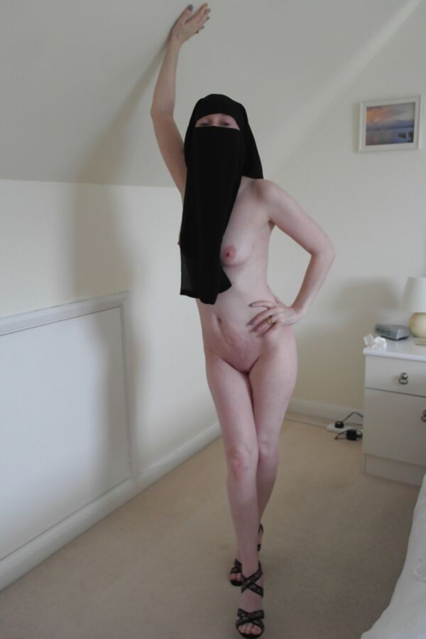 Free porn pics of Naked Niqab 12 of 26 pics
