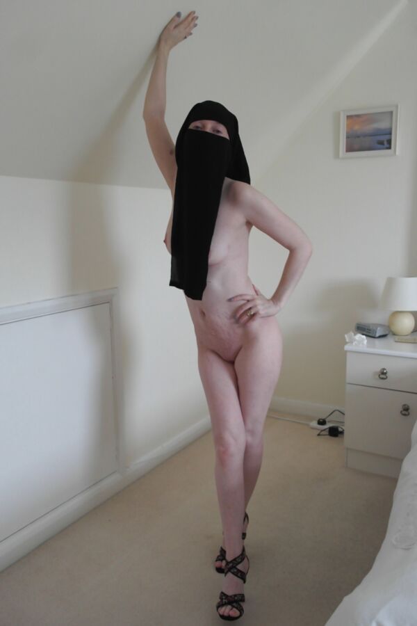 Free porn pics of Naked Niqab 11 of 26 pics