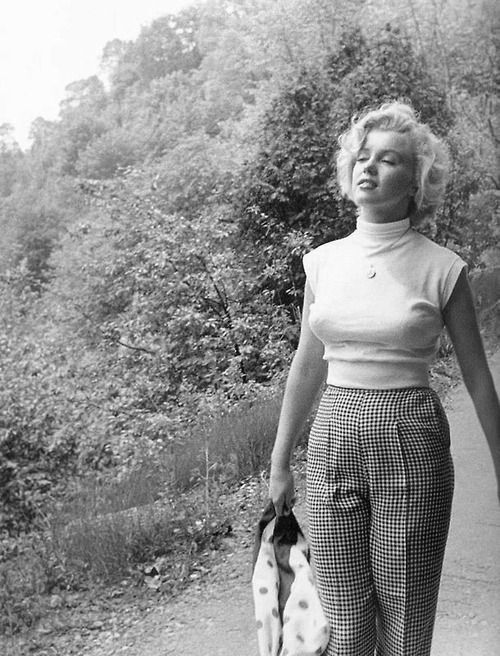 Free porn pics of Marilyn Monroe VII 13 of 25 pics