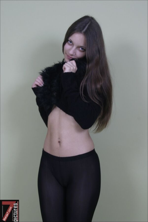 Free porn pics of trashy teen in black leggings makes sure you see her cameltoe 1 of 88 pics