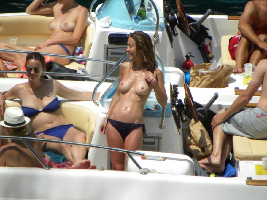 Free porn pics of I day in the boat 4 of 33 pics