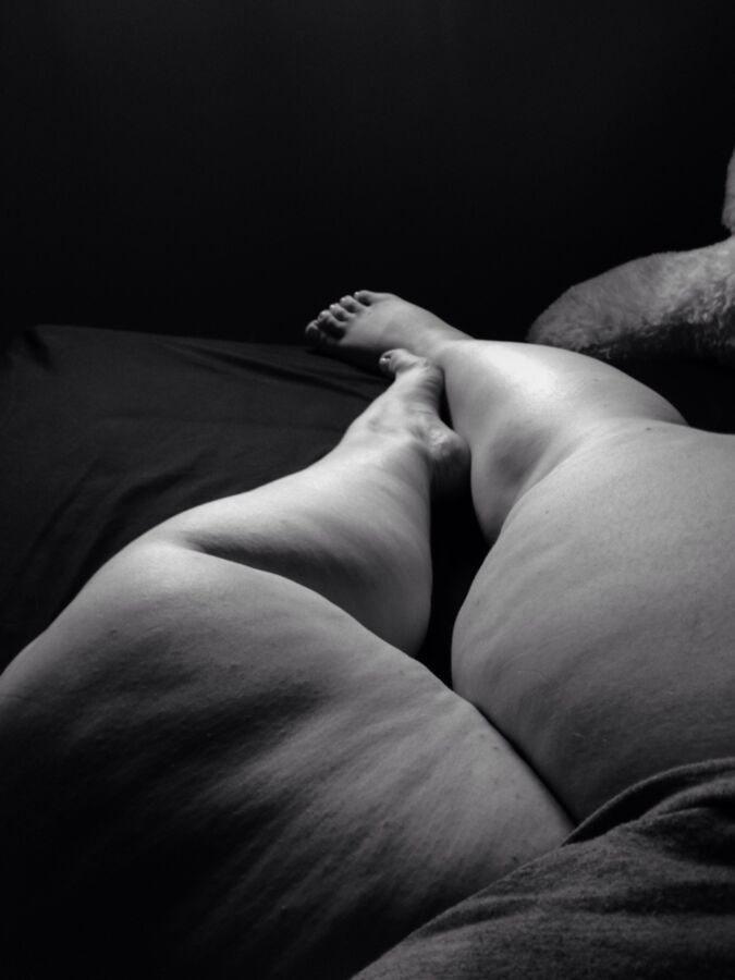 Free porn pics of Magnificent Chunky Legs in Black & White 2 of 5 pics