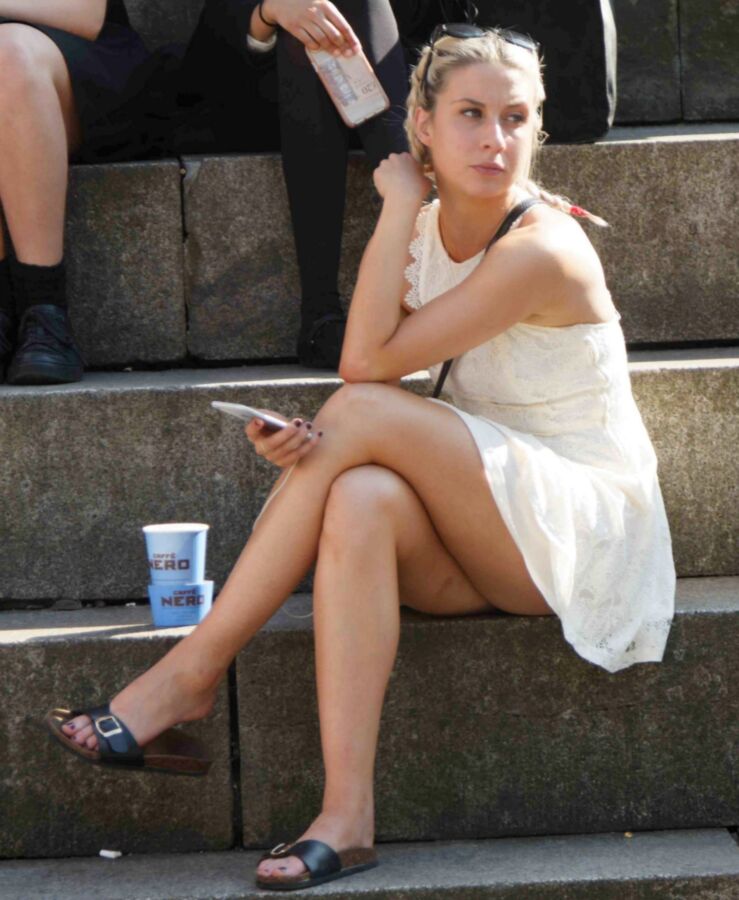 Free porn pics of Crossed Legs: finding any seat outside 1 of 888 pics