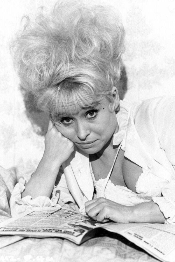 Free porn pics of Barbara Windsor 24 of 232 pics