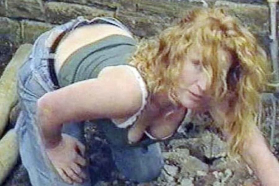 Free porn pics of Charlie Dimmock 13 of 44 pics