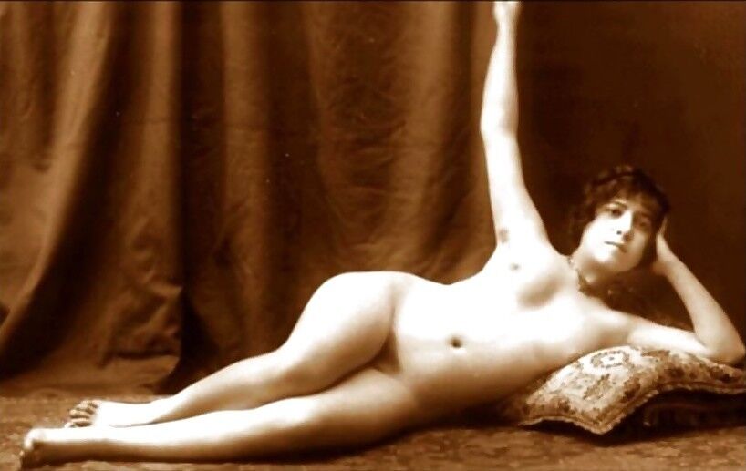 Free porn pics of Vintage poses 8 of 698 pics