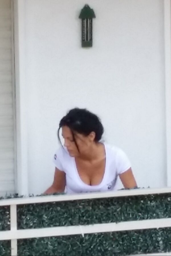 Free porn pics of Spying my neighbour/Espiando a mi vecina 6 of 16 pics