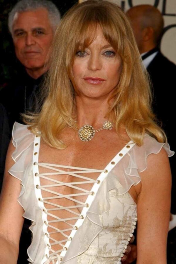 Free porn pics of Goldie Hawn 19 of 259 pics