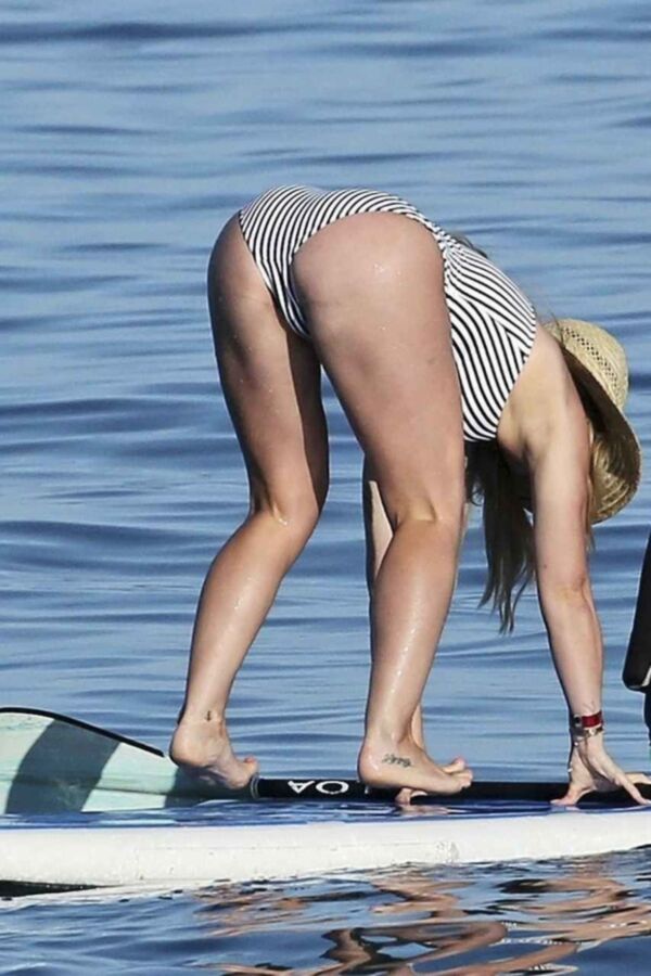 Free porn pics of Hilary Duff 20 of 42 pics