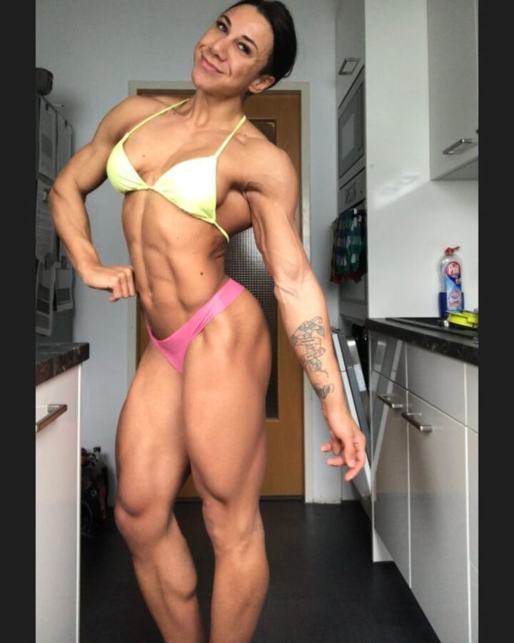 Free porn pics of Muscle babe 10 of 11 pics