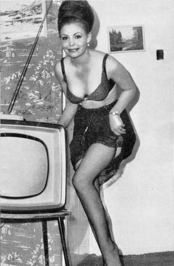 Free porn pics of Vintage televisions 3 of 81 pics