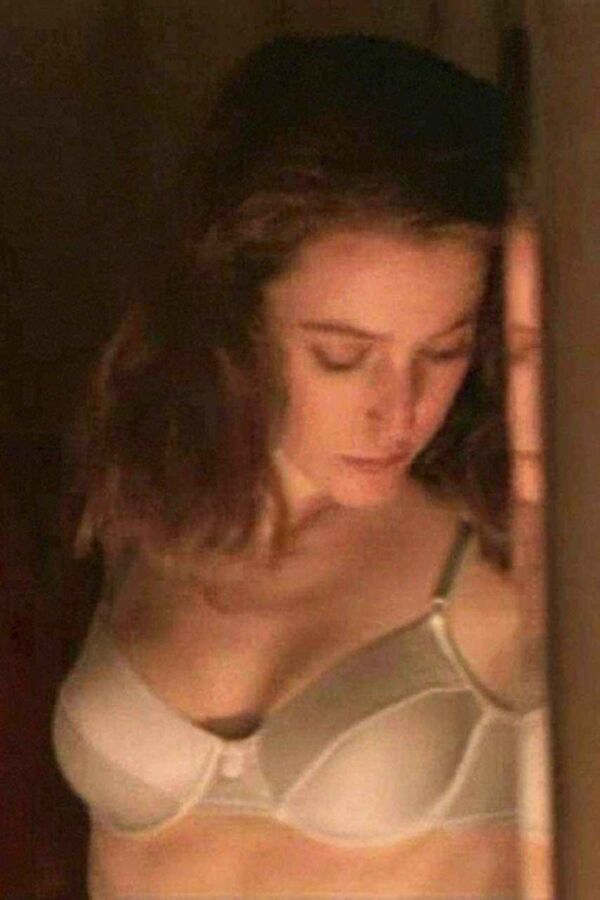 Free porn pics of Gillian Anderson 18 of 101 pics
