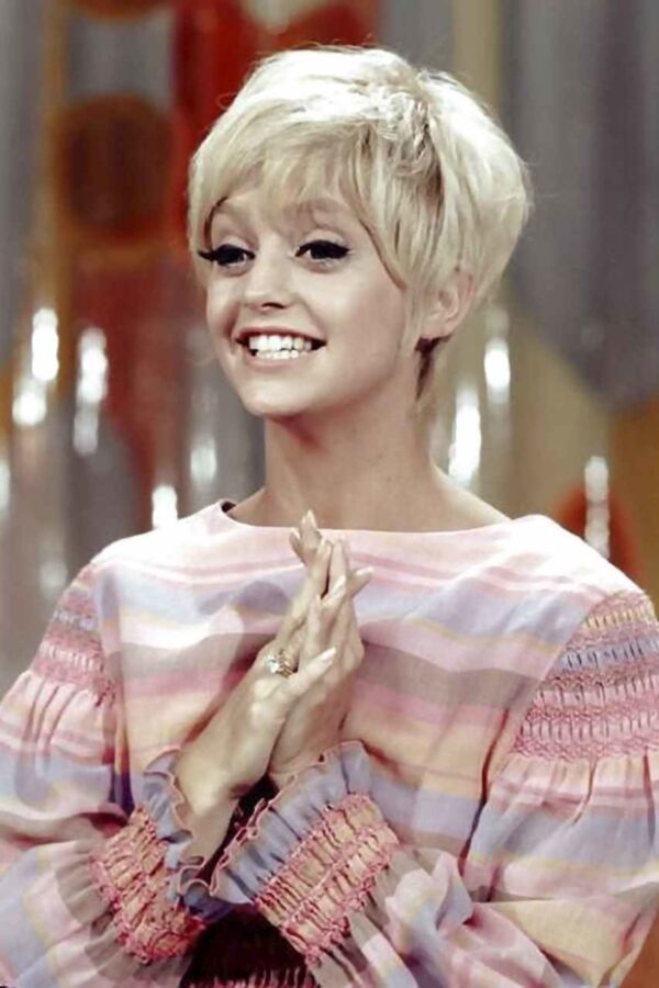 Free porn pics of Goldie Hawn 1 of 259 pics