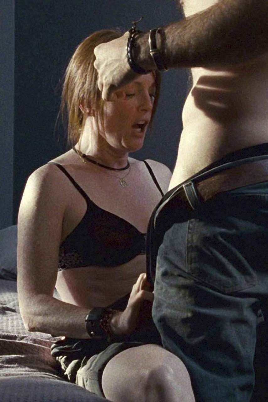 Free porn pics of Julianne Moore 19 of 227 pics