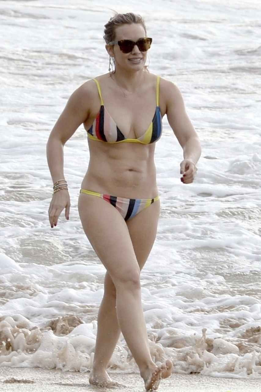 Free porn pics of Hilary Duff 4 of 42 pics