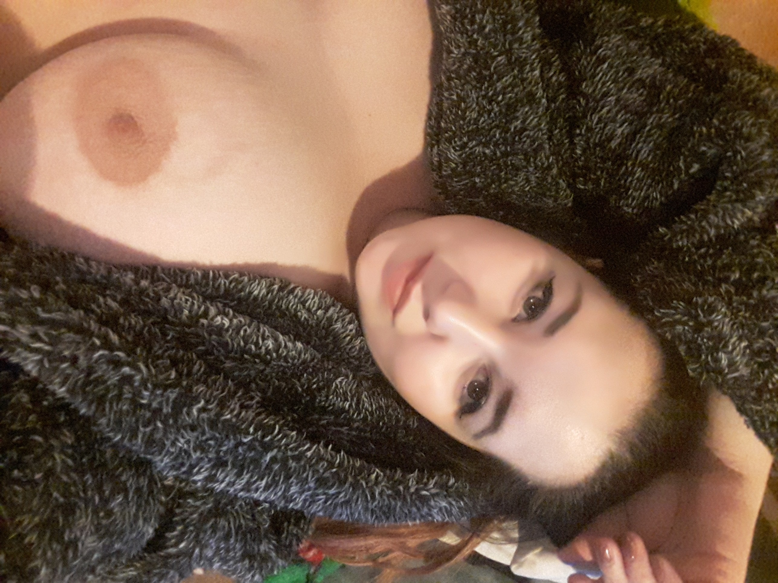 Free porn pics of In a bathrobe 12 of 14 pics