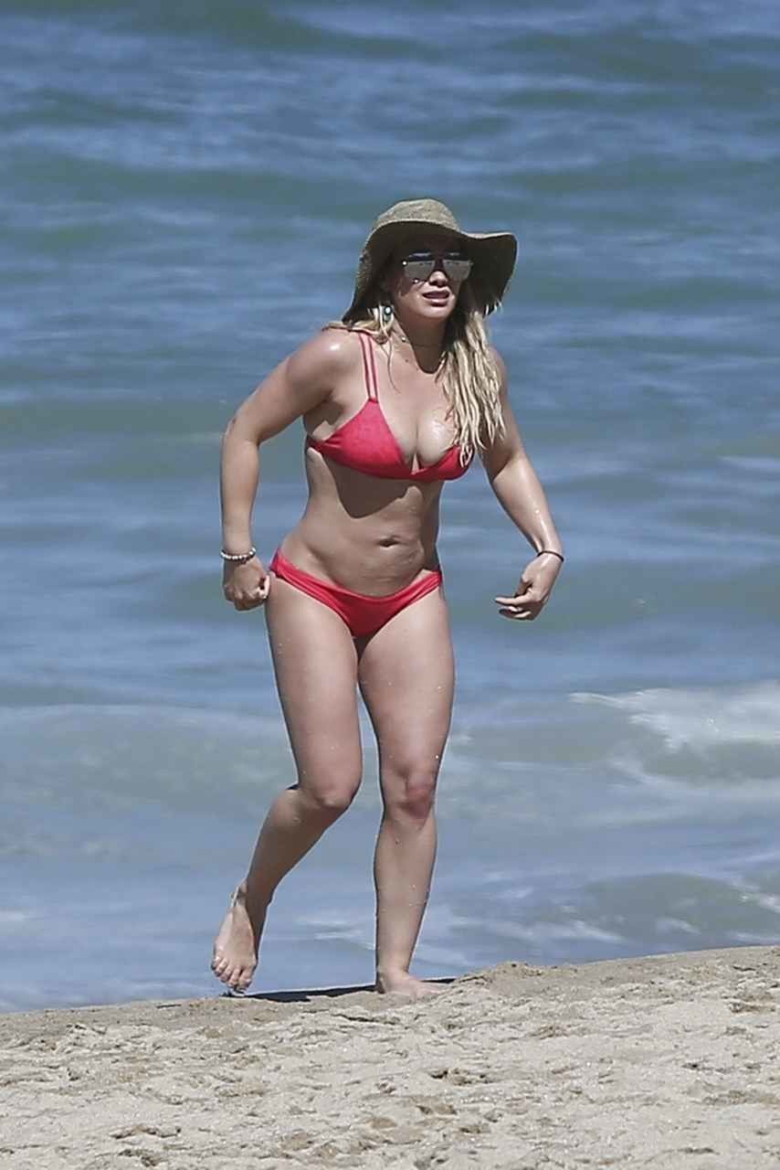 Free porn pics of Hilary Duff 14 of 42 pics