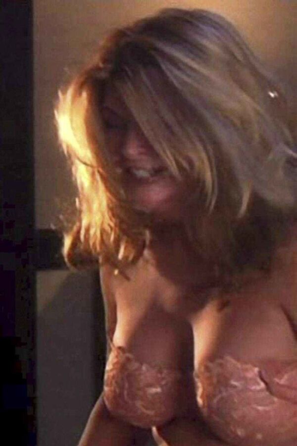 Free porn pics of Kirstie Alley 24 of 175 pics