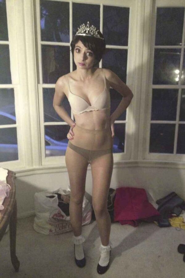 Free porn pics of Kate Micucci 3 of 57 pics