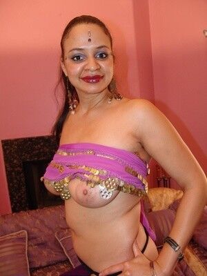 Free porn pics of Indian Pussy Queen 6 of 20 pics