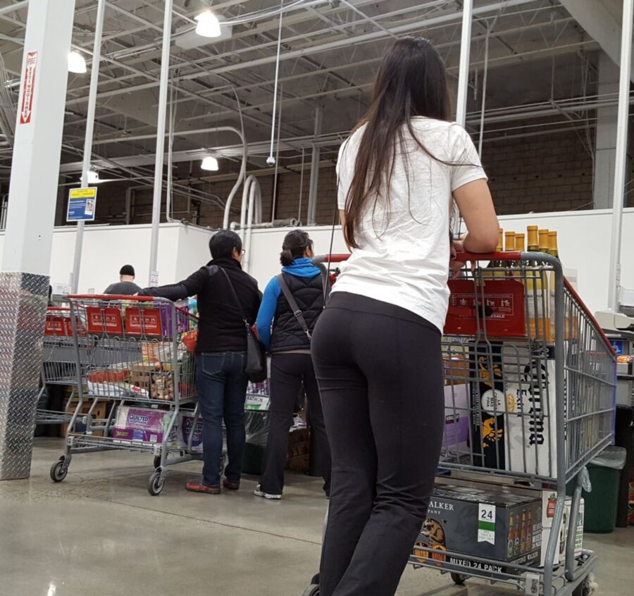 Free porn pics of Fine ass Latina with a bubble but wearing yoga pants 7 of 9 pics