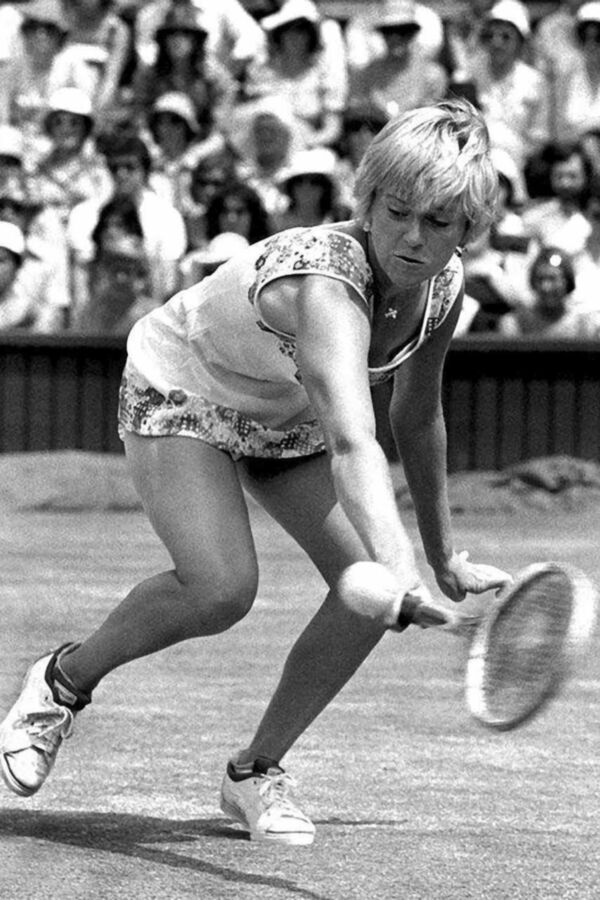 Free porn pics of Sue Barker 7 of 19 pics