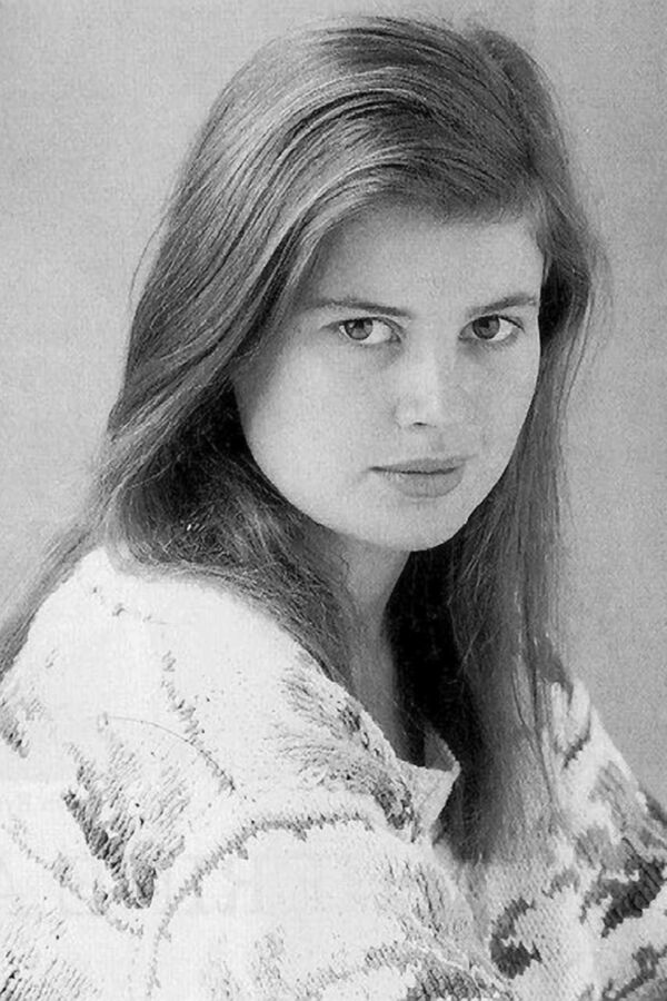 Free porn pics of Sophie Aldred 3 of 12 pics