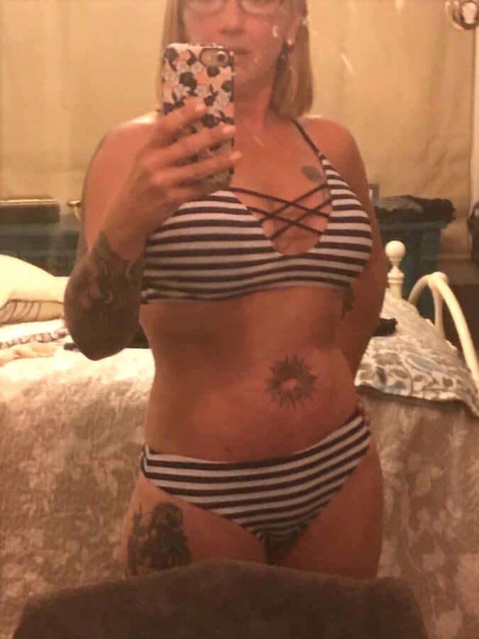 Free porn pics of Big tit girlfriend wants cum tributes! 7 of 14 pics