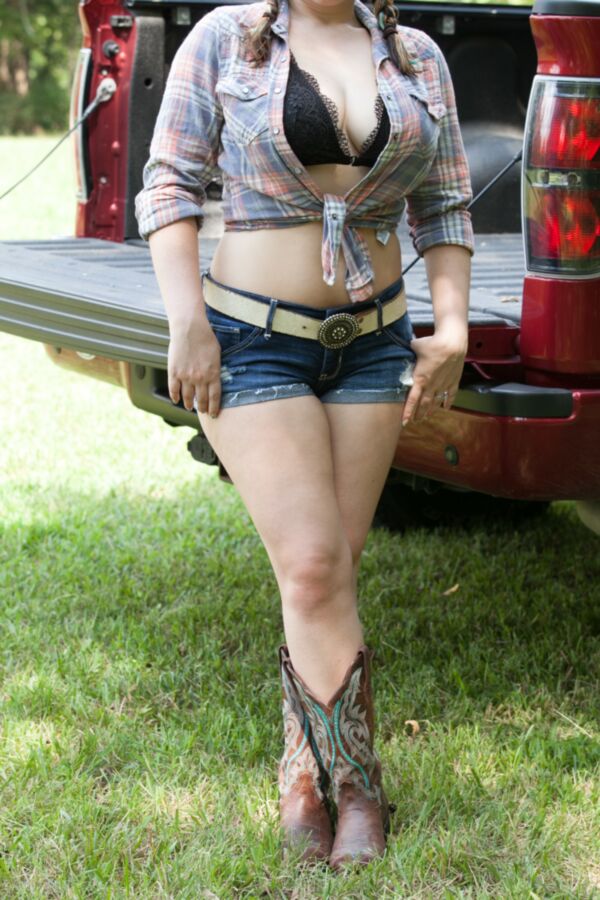 Free porn pics of Shy chubby country girl shows off with a butt plug 1 of 29 pics