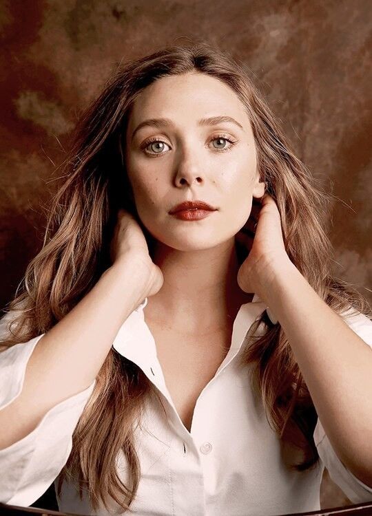 Free porn pics of Elizabeth Olsen, the hottest of the Olsen bunch 9 of 43 pics