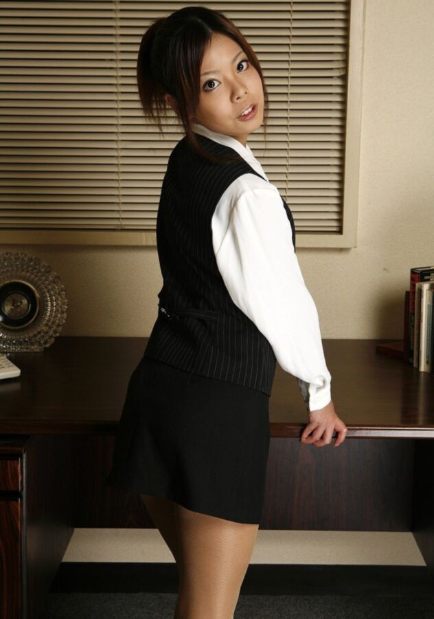 Free porn pics of Obedient Office Girl Mina Watanabe 8 of 32 pics