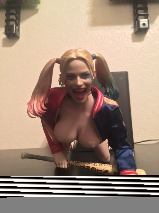 Free porn pics of Harley Quinn Nude figure 1 of 28 pics