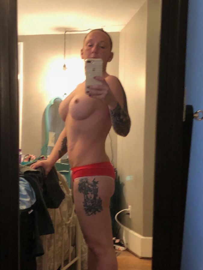 Free porn pics of Big tit girlfriend wants cum tributes! 9 of 14 pics