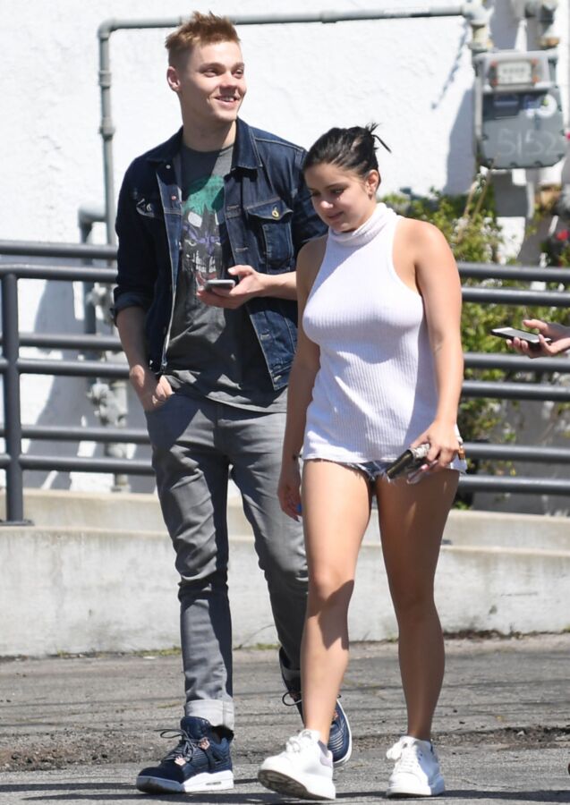 Free porn pics of Ariel Winter - Sexy Busty Celeb Braless in White top and Shorts 6 of 25 pics