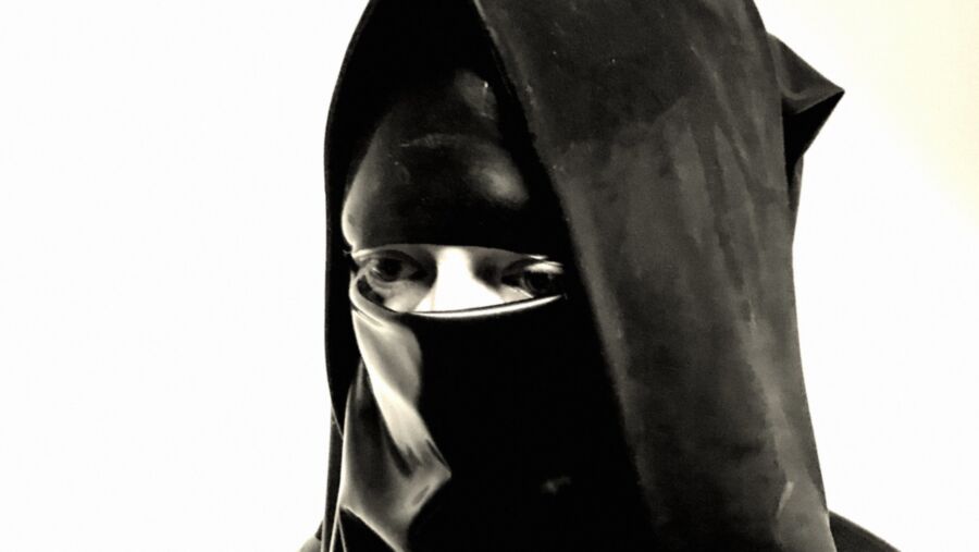 Free porn pics of latex niqab experiment 2 of 3 pics