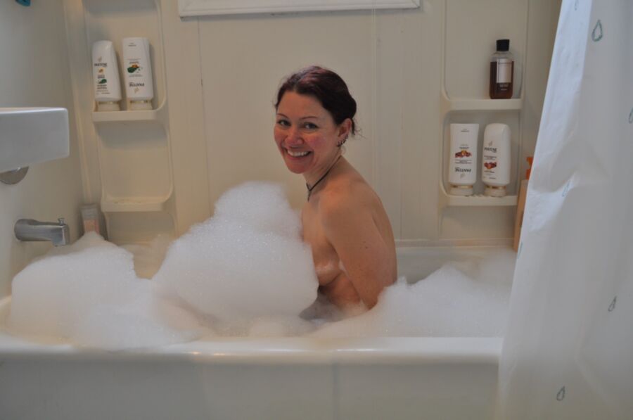 Free porn pics of bubble bath jo 8 of 21 pics