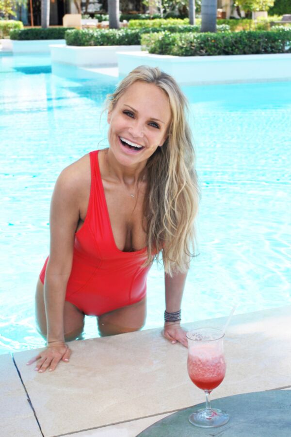 Free porn pics of Kristin Chenoweth 18 of 60 pics