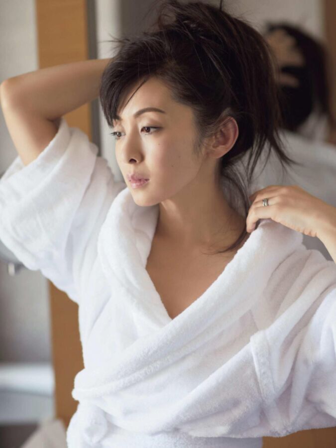 Free porn pics of japanese slutty actress yuki saito 6 of 7 pics
