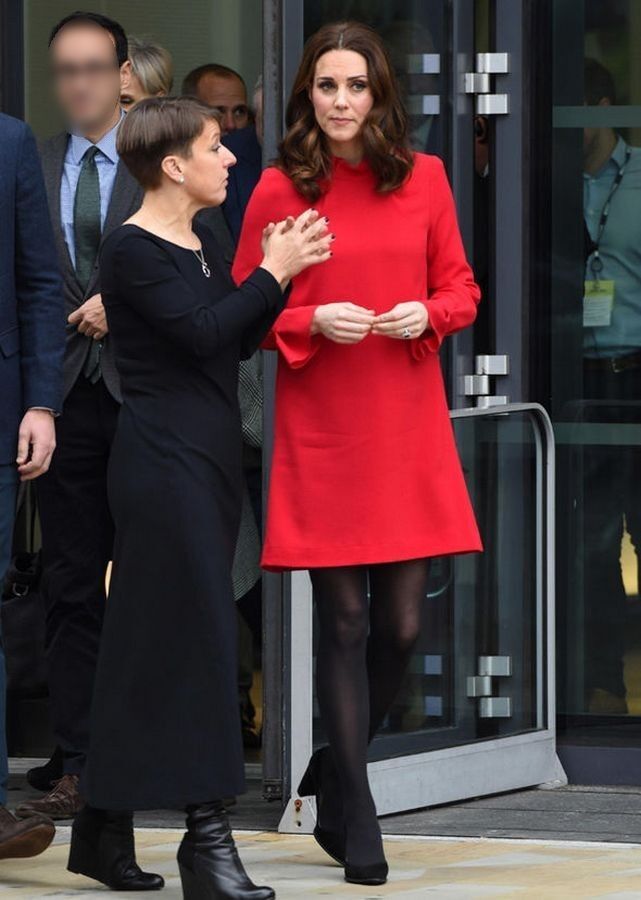 Free porn pics of Duchess of Cambridge - Pregnant in Opaque Pantyhose 6 of 7 pics