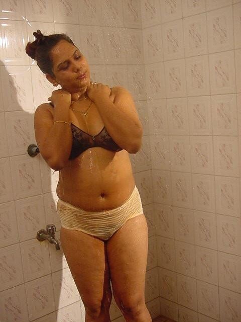 Free porn pics of Mallu Sindhu Aunty Bathing Series 4 of 54 pics
