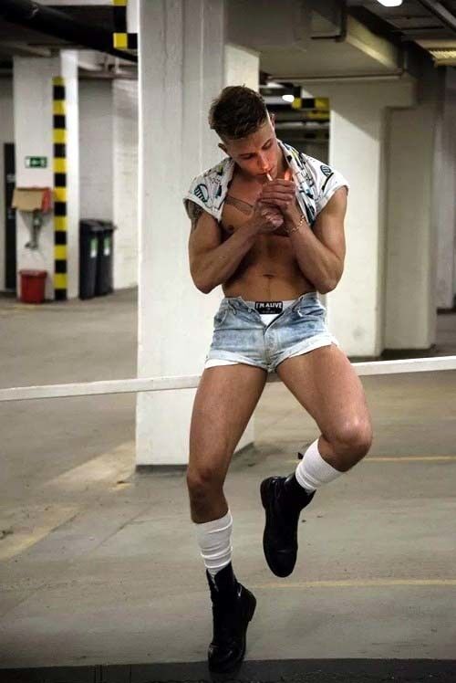 Free porn pics of gay men wearing jean shorts 4 of 30 pics