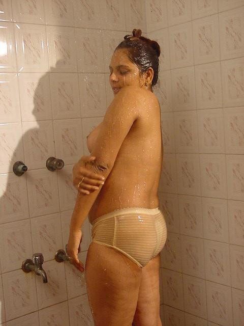 Free porn pics of Mallu Sindhu Aunty Bathing Series 18 of 54 pics