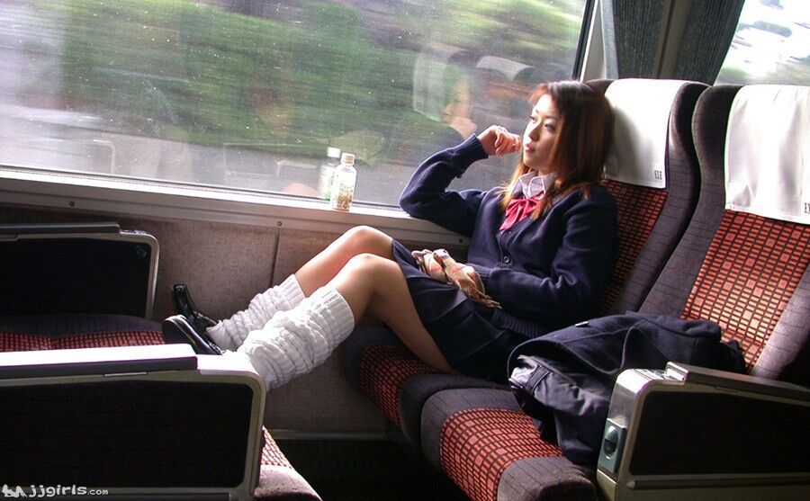 Free porn pics of Feet on train seats Japan Edition. 靴を履いたまま座� ��� 5 of 75 pics