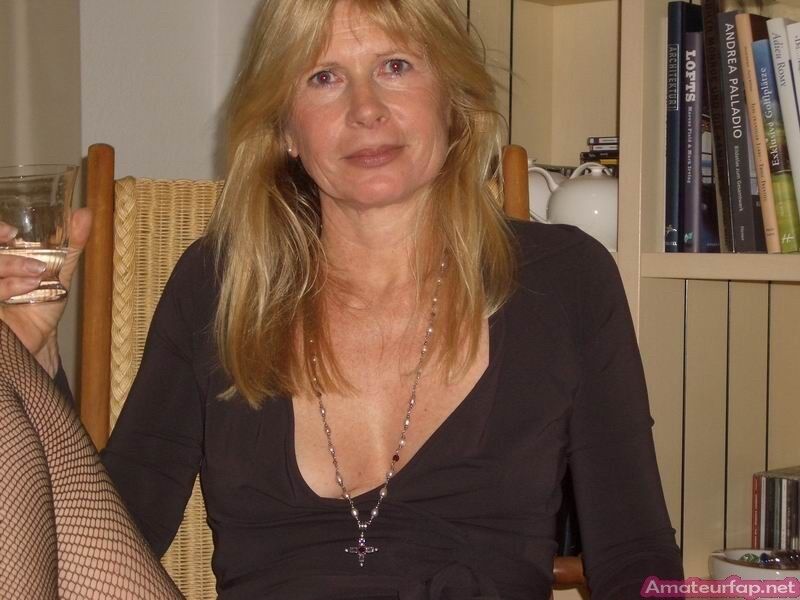 Free porn pics of Hot GILF Mary Is Horny And Waiting 24 of 37 pics