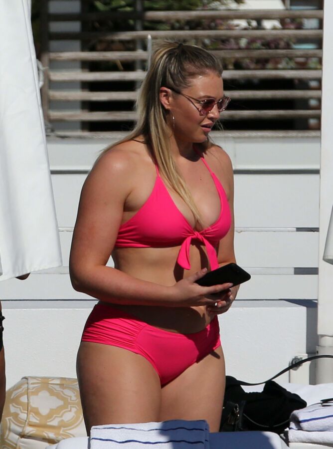 Free porn pics of Iskra Lawrence - Voluptuous English Model Sexy in Pink Bikini 7 of 46 pics